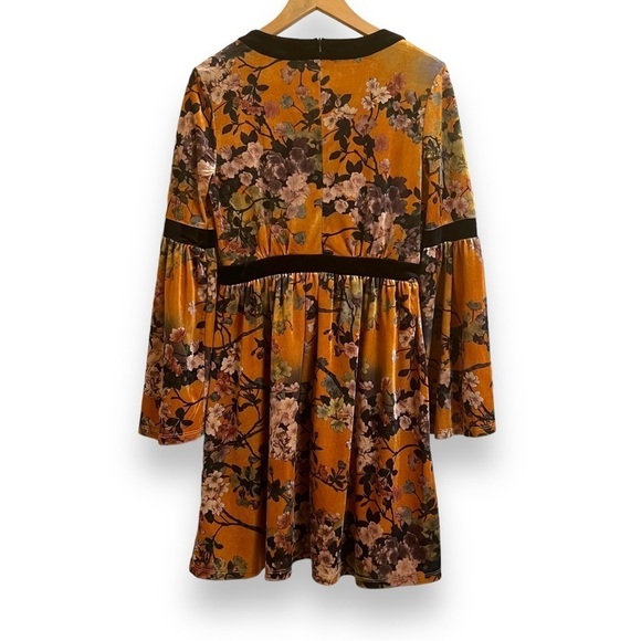 70s Boho Vibes Velour Bell Sleeve Floral Dress Size Large - Picture 4 of 9